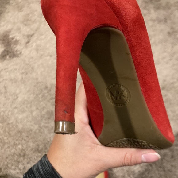 Michael Kors Heels, Suede, Size 6.5, Scarlet color - Picture 8 of 9